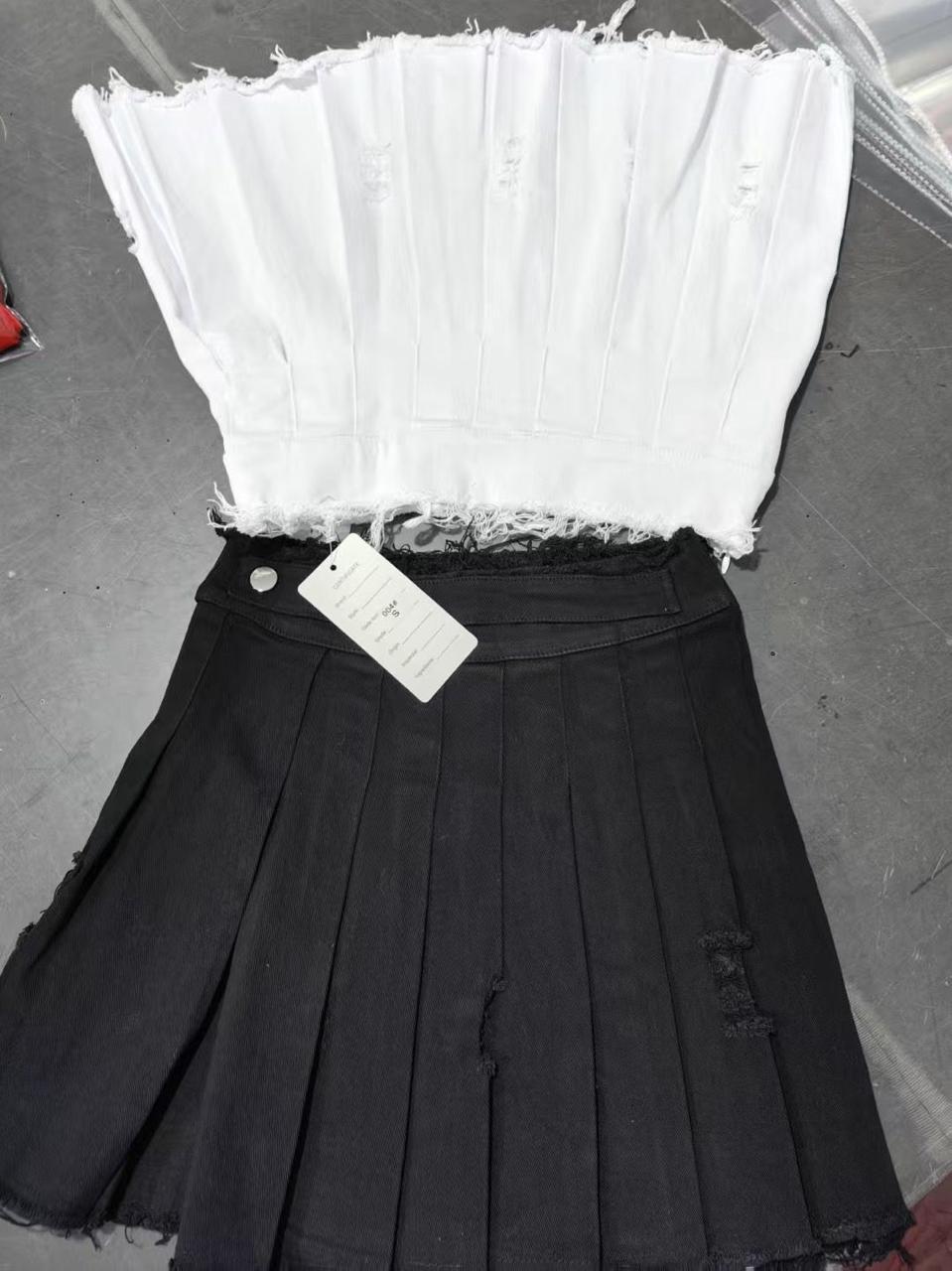 Set of 2 Skirts β White Distressed Denim Skirt & Black Pleated Mini Skirt