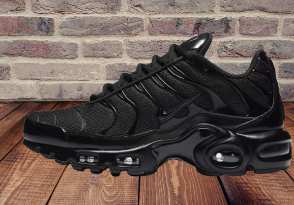 Men’s All Black Air Max Sneakers
