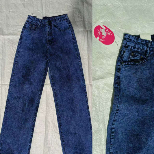 Leva’s Blue Washed Straight Jeans – Sizes 30-38