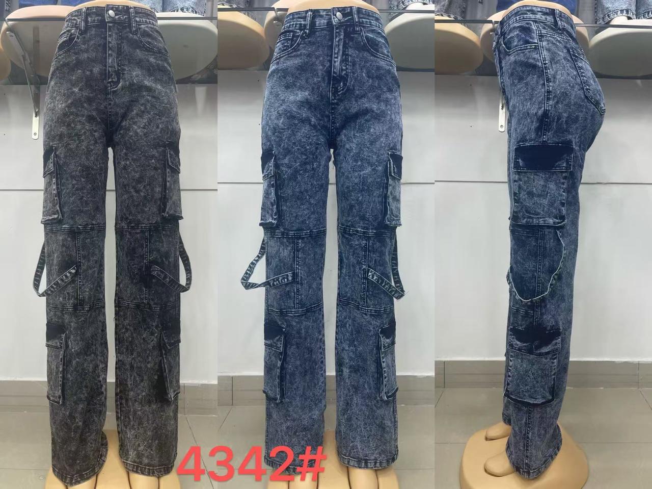 Unisex Washed Cargo Jeans with Utility Pockets